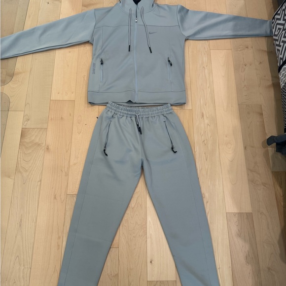 Nike Gray Tracksuit Set - Picture 1 of 7